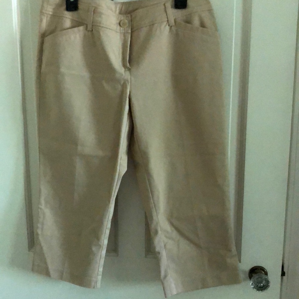 Khaki capris